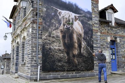 Installation d'une oeuvre du photographe Phil Moore pour l'édition 2018 Installation d'une oeuvre du photographe Phil Moore pour l'édition 2018