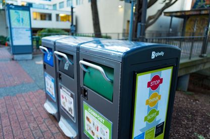 Compacteurs de déchets solaires San Francisco, Californie, le 5 janvier 2017. Compacteurs de déchets solaires San Francisco, Californie, le 5 janvier 2017.
