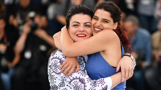 Gaya Jiji et Manal Issa au festival de Cannes pour la présentation du film "Mon tissu préféré" le 12 mai 2018 ©AFP - ALBERTO PIZZOLI