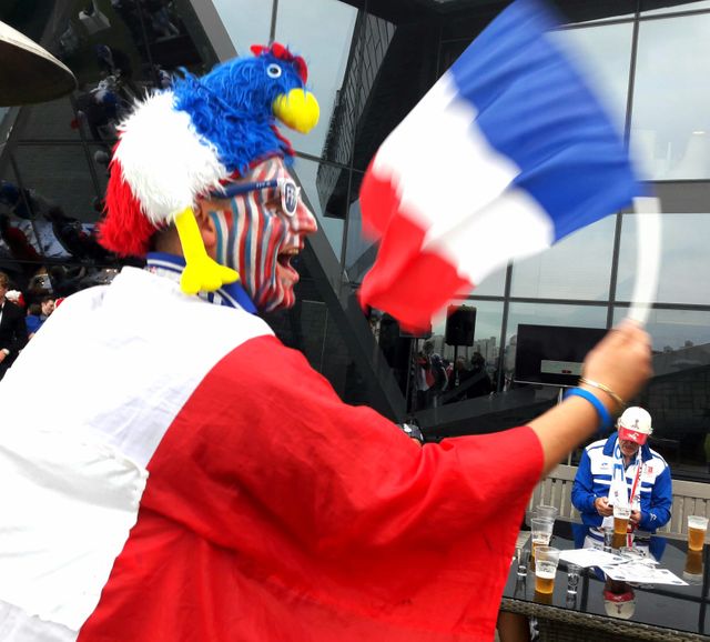 Les coqs sont déjà en délire