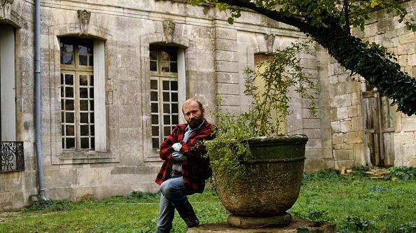 Le claveciniste américain Scott Ross dans le jardin du château d'Assas situé en périphérie de Montpellier