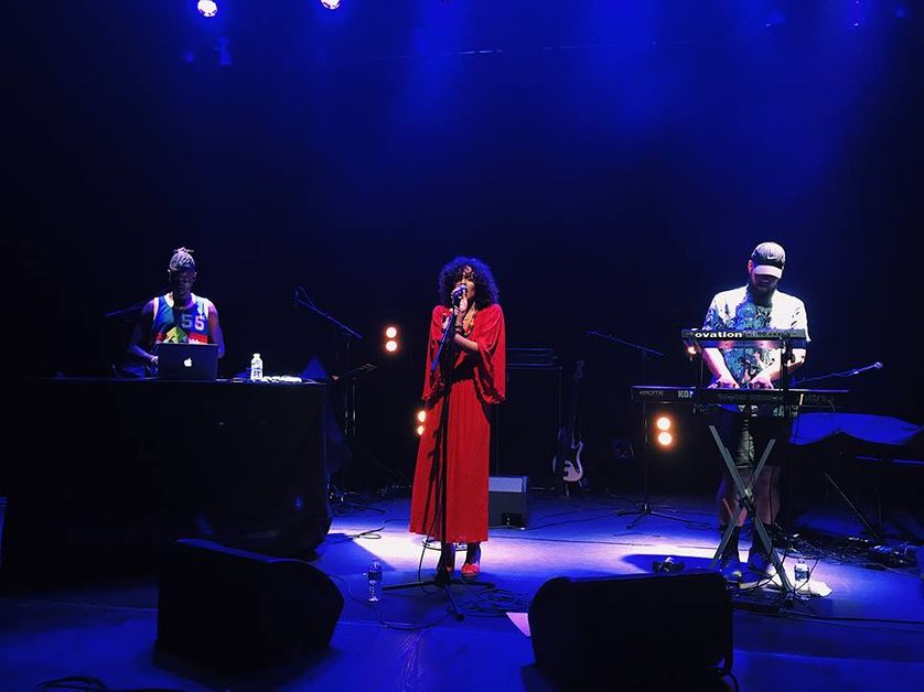 Naë, en concert