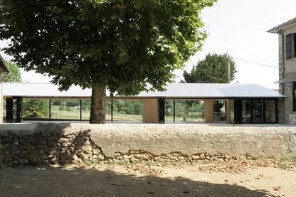 Réfectoire de l'école municipale de Montbrun Bocage - Architecte : BAST Réfectoire de l'école municipale de Montbrun Bocage - Architecte : BAST