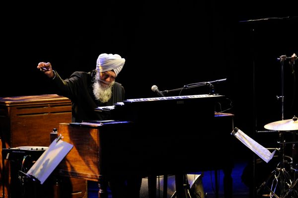 Dr. Lonnie Smith