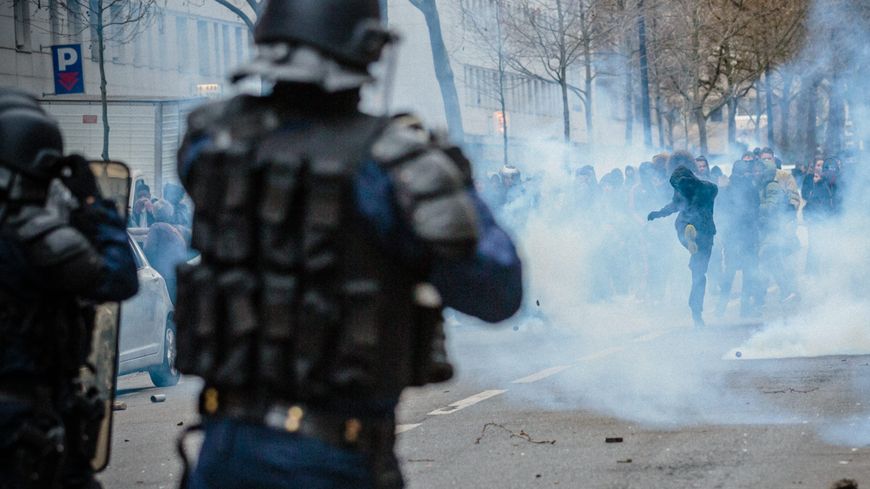 Manifestation contre les violences policières. Paris, 23 février 2017