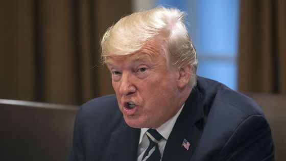 Donald Trump contraint de se désavouer face à la presse ©AFP - NICHOLAS KAMM