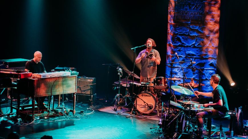 Medeski, Martin, Guiliana