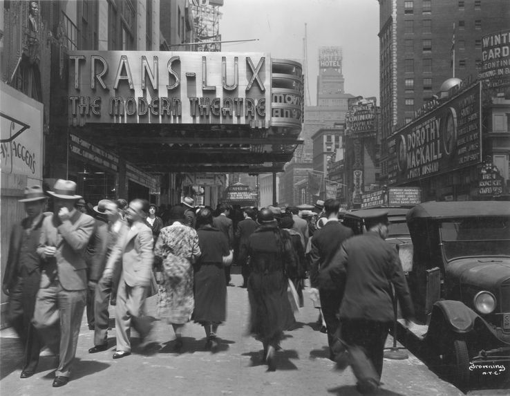 Le théâtre Trans-Lux, à Broadway, entre la 49e et la 50e rue, en 1929