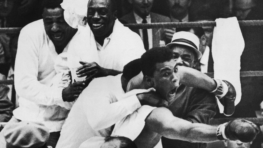 Mohamed Ali lors de sa victoire contre Sonny Liston en 1964