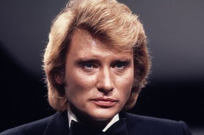 Johnny Hallyday dans l'émission de variétés "Numéro un" réalisée par Marion Sarraut Johnny Hallyday dans l'émission de variétés "Numéro un" réalisée par Marion Sarraut