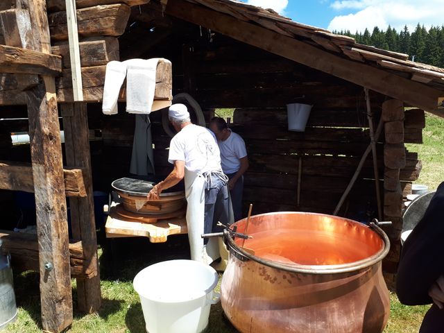 La fabrication artisanale du Beaufort