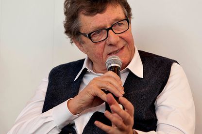 Jean Viard, sociologue et chercheur, lors de "Lire Paris", le 20 mars 2016 à Paris Jean Viard, sociologue et chercheur, lors de "Lire Paris", le 20 mars 2016 à Paris