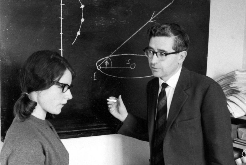 Jocelyn Bell et Anthony Hewish, en mars 1968.