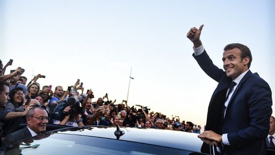 Emmanuel Macron était à Lisbonne vendredi 27 juillet pour participer à un sommet sur les interconnexions énergétiques. ©AFP - PATRICIA DE MELO MOREIRA