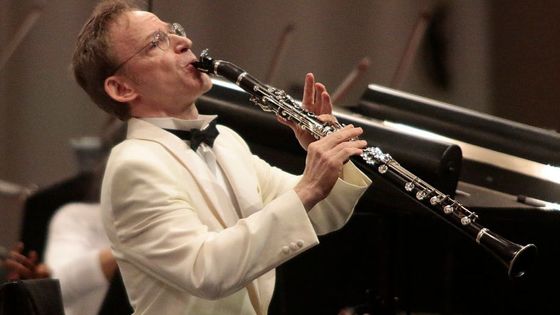 HOLLYWOOD, CA. SEP. 02, 2014. Soloist Kari Kriikku in Mozart's Clarinet Concerto with the LA Phil co ©Getty - Lawrence K. Ho/Los Angeles Times