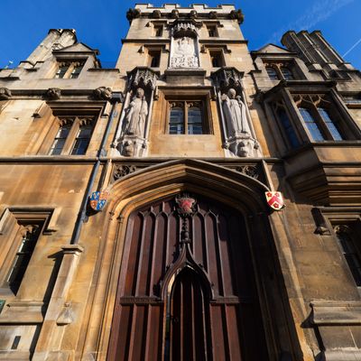 All Soul's College, Oxford, la connaissance se produit et se diffuse en vase clôt.