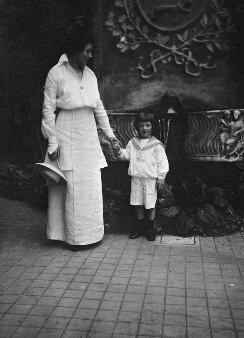 Gladys Parrish Huntington et son neveu au bord du lac de Côme vers 1910