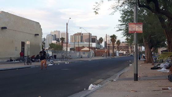 Downtown Phoenix et les abords du centre de sans abri où squattent de nombreux américains sans logement - Marie Viennot