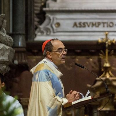 Monseigneur Philippe Barbarin dans la basilique Notre-Dame de Fourvière