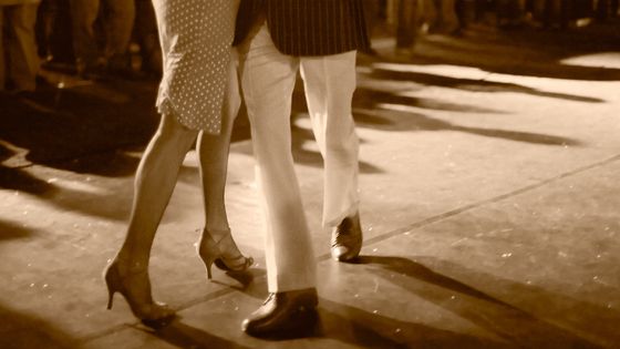 Couple dansant le tango. ©Getty - Elkor