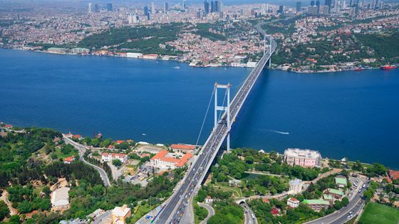 Photo aérienne du pont du Bosphore à Istanbul ©AFP - Ibrahim Suha Derbent