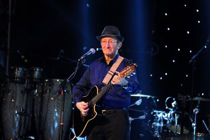 Idir en concert au Dôme d'Alger en janvier 2018. Ce concert marquait le retour du chanteur après son dernier concert en Algérie en 1979. Idir en concert au Dôme d'Alger en janvier 2018. Ce concert marquait le retour du chanteur après son dernier concert en Algérie en 1979.