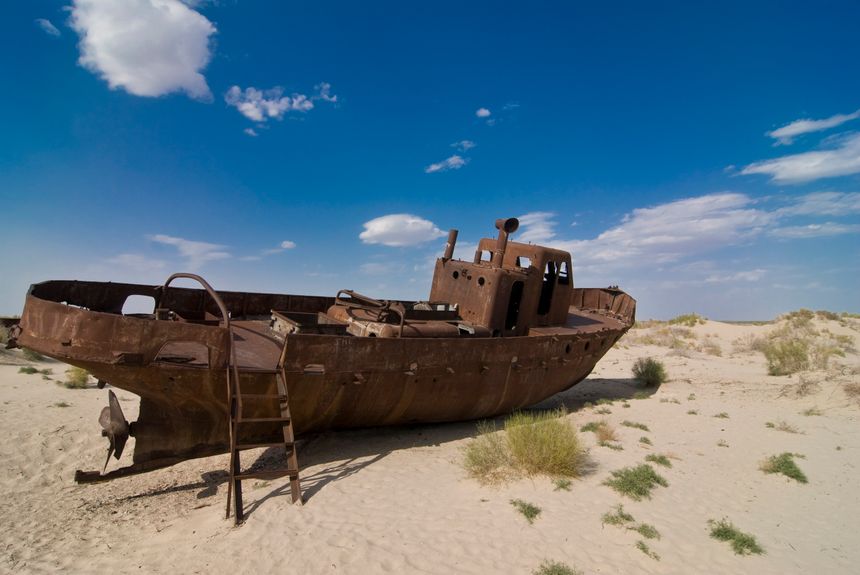 Dans la République du Karakalpakistan, Moynaq, ou Mo’ynoq en ouzbek, fut le second embarcadère de la mer d’Aral