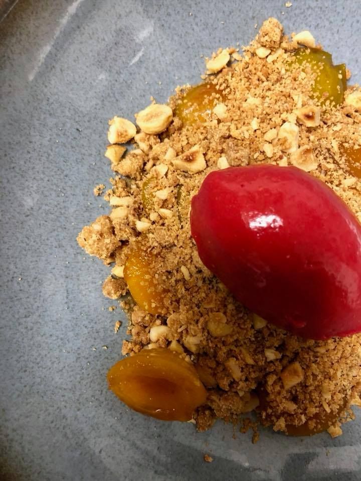 Mirabelle, crumble, noisette et sorbet frambois