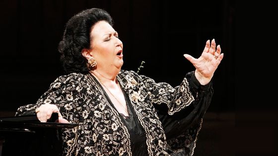 Montserrat Cabble en concert (2011) ©Getty - Franck Hoensch