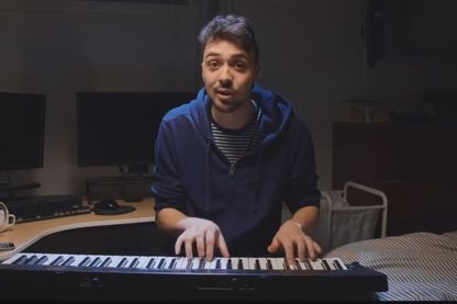 "Tout va bien", chante ce Québécois avec humour (noir). Thomas Gauthier compte 350.000 abonnés sur sa chaîne Youtube. "Tout va bien", chante ce Québécois avec humour (noir). Thomas Gauthier compte 350.000 abonnés sur sa chaîne Youtube.
