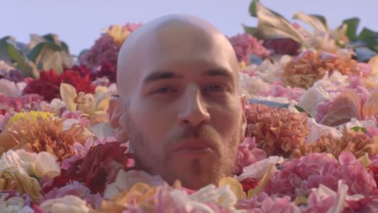 Jazzy Bazz déclare sa flamme à "Leticia"