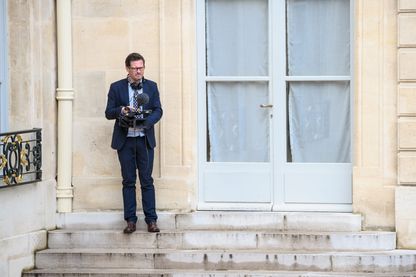 Yves Jeuland tourne un documentaire à l'Elysée en août 2014 Yves Jeuland tourne un documentaire à l'Elysée en août 2014