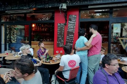 Un nouveau café-concert parisien l'Espace B, dans le XIXe arrondissement, est sous le coup d'une fermeture administrative pour des raisons de normes de sécurité Un nouveau café-concert parisien l'Espace B, dans le XIXe arrondissement, est sous le coup d'une fermeture administrative pour des raisons de normes de sécurité