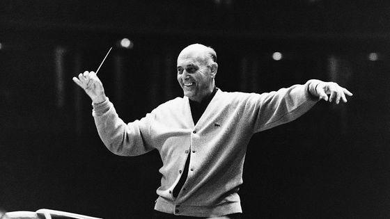 Sir Georg Solti à la tête du Chicago Symphony Orchestra au Albert Hall. Photo ©Getty - Hulton-Deutsch Collection/Corbis