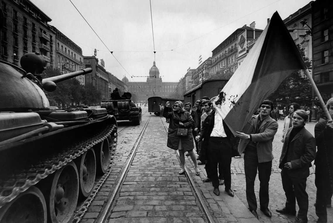 Que Signifie Le V Sur Les Chars Russes Le 21 août 1968 les chars soviétiques enterraient le Printemps de Prague