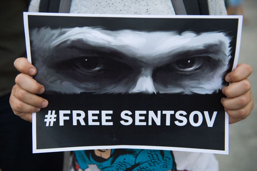 En grève de la faim depuis le 14 mai, le cinéaste ukrainien emprisonné en Russie est devenu le nouveau symbole de la résistance à la répression russe