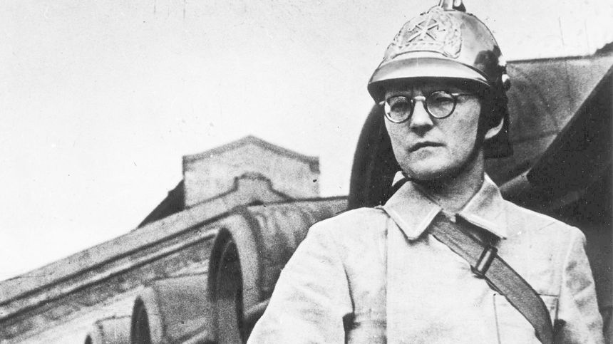 Dimitri Chostakovitch lors du siège de Leningrad (1941)
