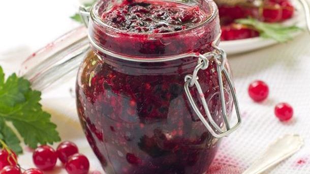 Pot de confiture de groseilles