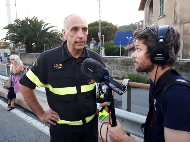 Romain Luquiens, le technien qui accompagne à Gênes Delphine Evenou pour France Inter et Sandrine Etoa Endegue pour France info