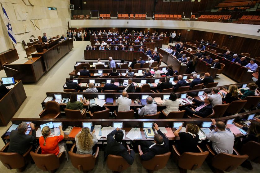 Membres du parlement israélien, la Knesset, assistant à la session du 18 juillet, pour voter la loi Etat-nation, qui considère Israël comme la patrie du peuple juif