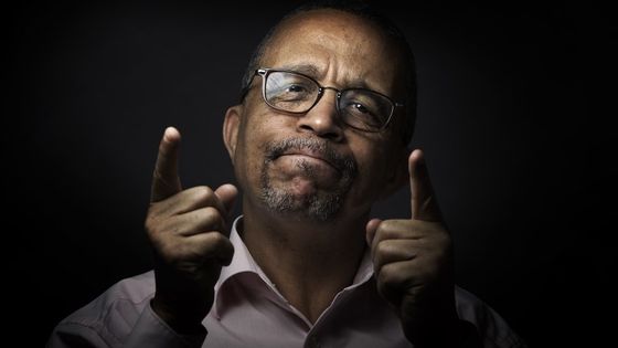 Portrait de l'écrivain algérien Yasmina Khadra. En cette rentrée littéraire 2018 il publie "Khalil", aux éditions Casbah. ©AFP - Joel Saget