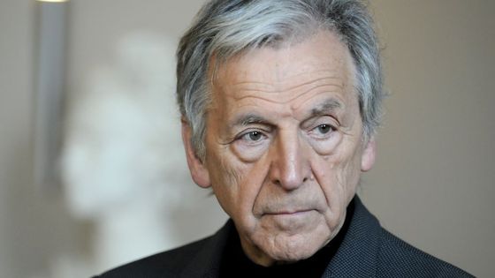 Costa-Gavras conçoit le cinéma comme un moyen pour lui d'exprimer ses idées politiques et de proposer une réflexion sur le pouvoir. ©Getty - Alain Denantes