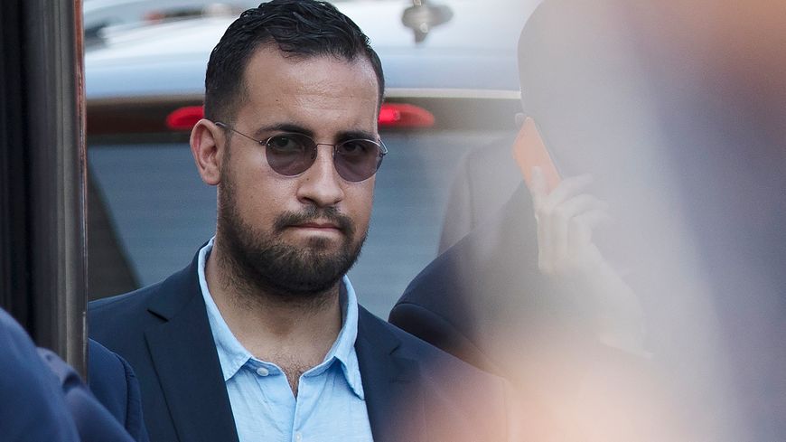 Alexandre Benalla annonce qu'il se rendra, "contraint", à la convocation du Sénat