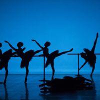 Danseuses de l'English National Ballet dans une chorégraphie d'Harald Lander, Etudes (2013)