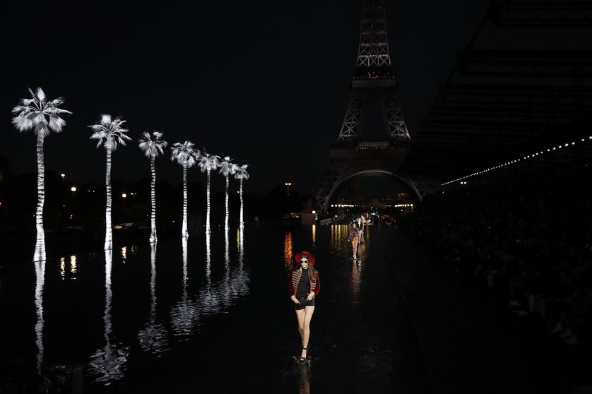 Défilé Yves Saint-Laurent pendant la fashion week de Paris