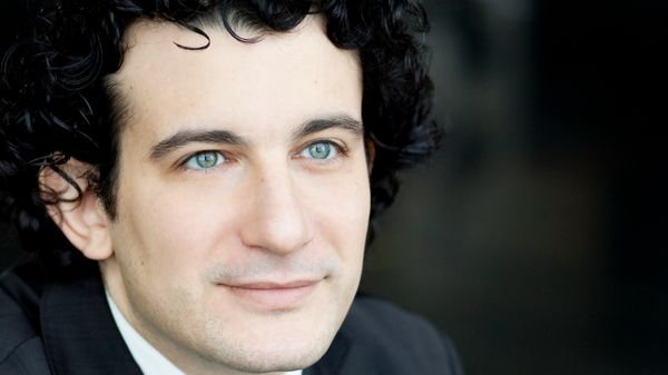 Alain Altinoglu (1/5) : "J'ai appris à lire les notes de musique avant de connaître l'alphabet !"