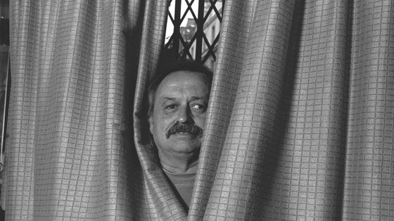 Jim Harrison, écrivain américain (1937-2016), membre du mouvement littéraire "nature writing", qui mêle observations de la nature et autobiographie. ©Getty - Sophie Bassouls
