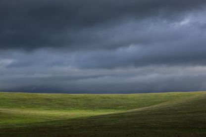 Depuis les années 40 certains industriels envoient des produits chimiques dans les nuages pour précipiter la pluie... Depuis les années 40 certains industriels envoient des produits chimiques dans les nuages pour précipiter la pluie...