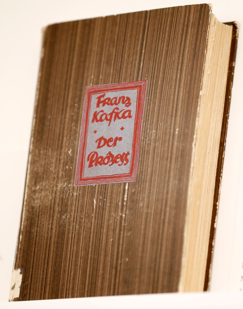 1ère édition de "Le procès" de Franz Kafka. photo prise à Berlin en 2017