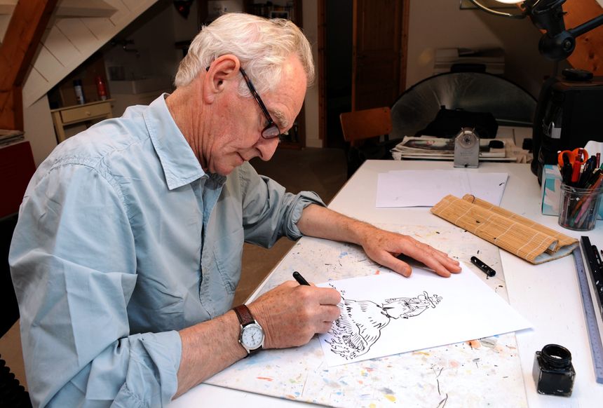 René Pétillon dessine son personnage fétiche : le détective Jack Palmer